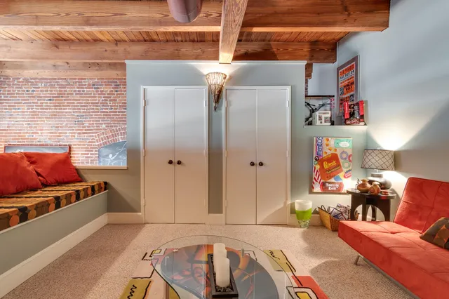 $449,000 | 262 Wagner Place, Unit 402, Memphis, TN 38103