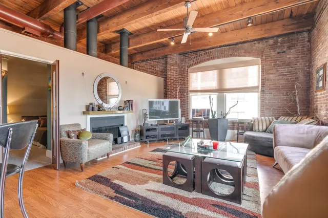 $449,000 | 262 Wagner Place, Unit 402, Memphis, TN 38103