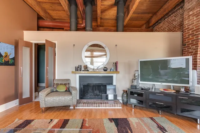 $449,000 | 262 Wagner Place, Unit 402, Memphis, TN 38103