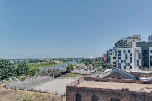 $449,000 | 262 Wagner Place, Unit 402, Memphis, TN 38103