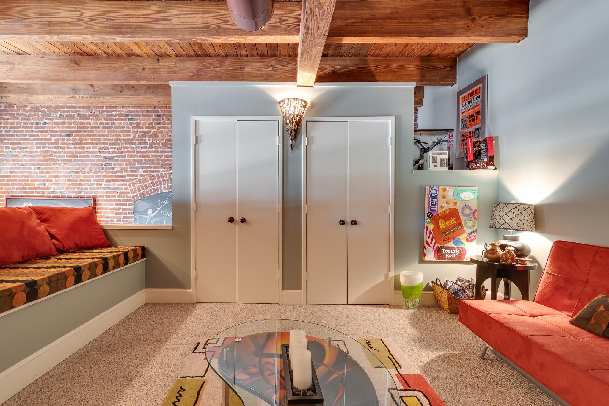 262 Wagner Place, Unit 402 Memphis, TN 38103 - Photo 4 of 40 a living room with furniture and a flat screen tv