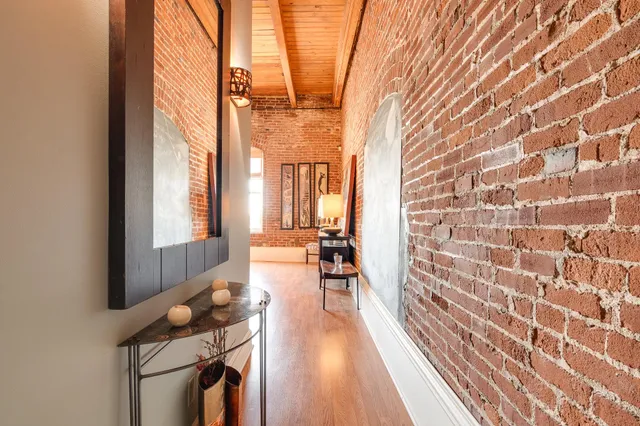 $449,000 | 262 Wagner Place, Unit 402, Memphis, TN 38103