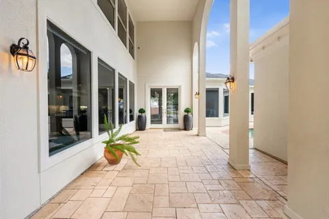 $875,000 | 70 Blooming Grove Lane, Houston, TX 77077
