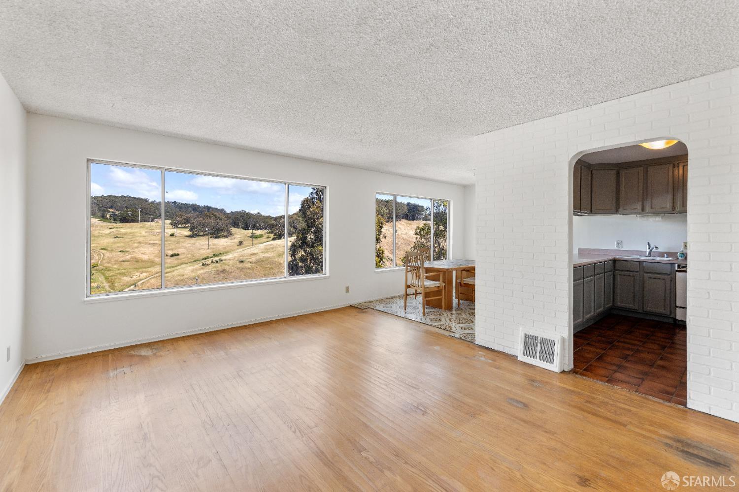 917 Rolph Street San Francisco, CA 94112 - Photo 5 of 13