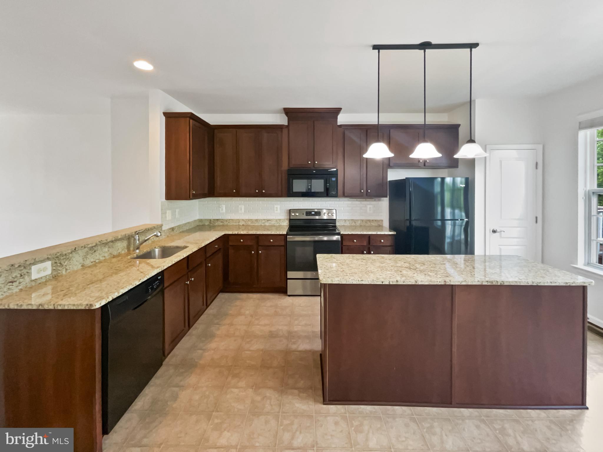 8366 Scotland Loop Manassas, VA 20109 - Photo 11 of 23