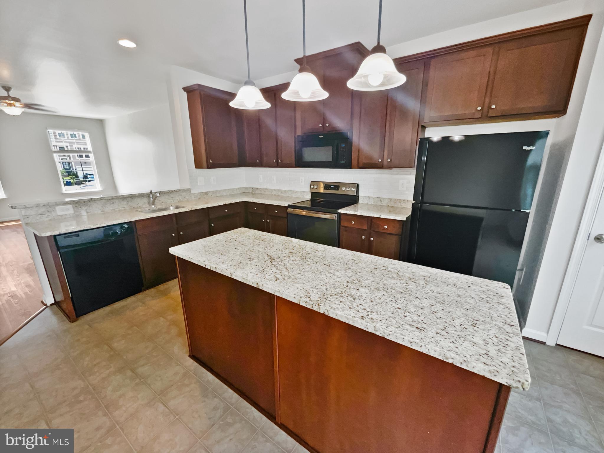 8366 Scotland Loop Manassas, VA 20109 - Photo 6 of 23