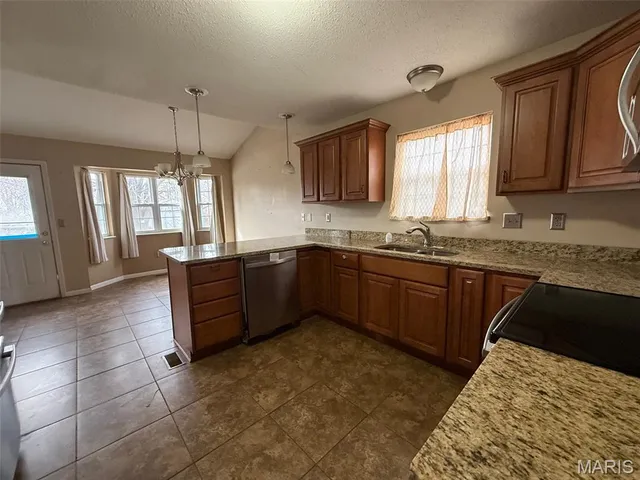 $234,900 | 71 Mimosa Drive, Granite City, IL 62040