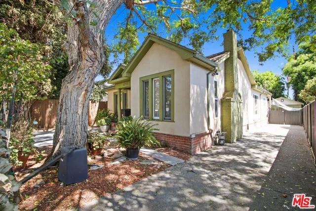 $7,500 | 1246 North Genesee Avenue, West Hollywood, CA 90046