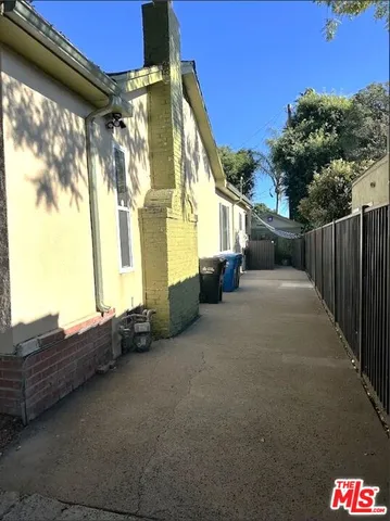 $7,500 | 1246 North Genesee Avenue, West Hollywood, CA 90046