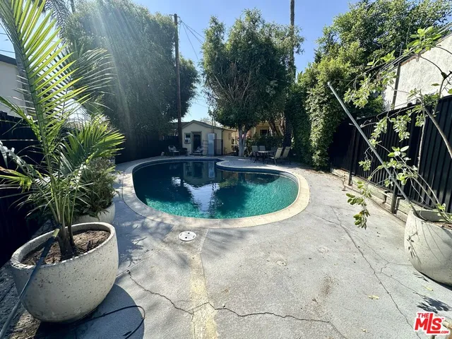 $7,500 | 1246 North Genesee Avenue, West Hollywood, CA 90046