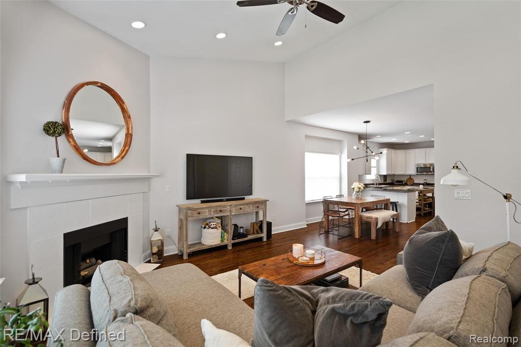 735 East Bluff Court Rochester Hills, MI 48306 - Photo 21 of 53