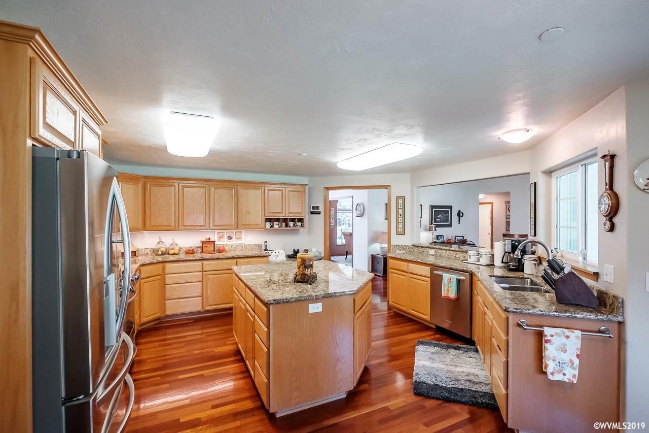 2595 Northwest Gibson Hill Road Albany, OR 97321 - Photo 13 of 41