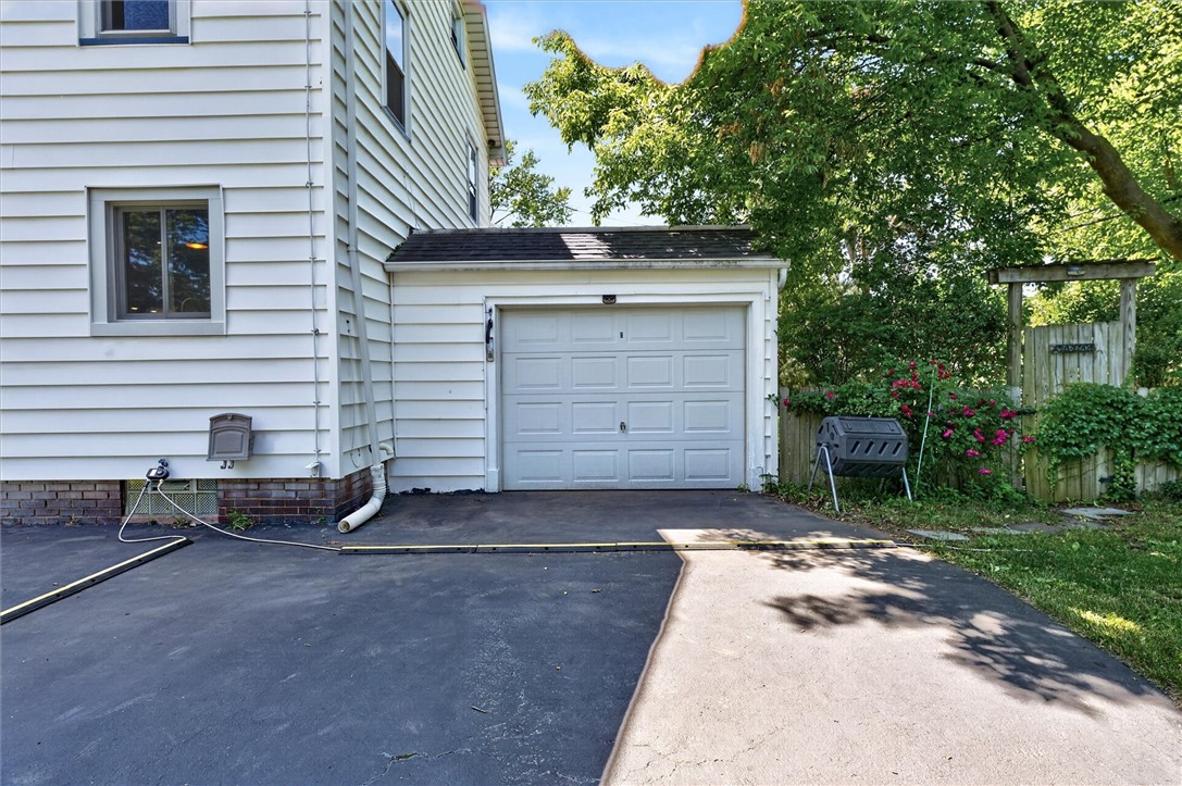148 Rawlinson Road Irondequoit, NY 14617 - Photo 39 of 50 attached 1 car garage