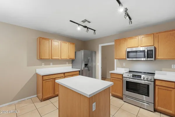 $2,095 | 1704 East Renegade Trail, San Tan Valley, AZ 85143