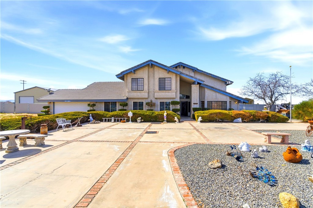 11468 Kiowa Road Apple Valley, CA 92308 - Photo 1 of 73