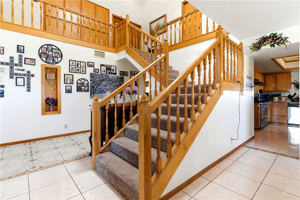 11468 Kiowa Road Apple Valley, CA 92308 - Photo 18 of 73 a view of entryway with a front door