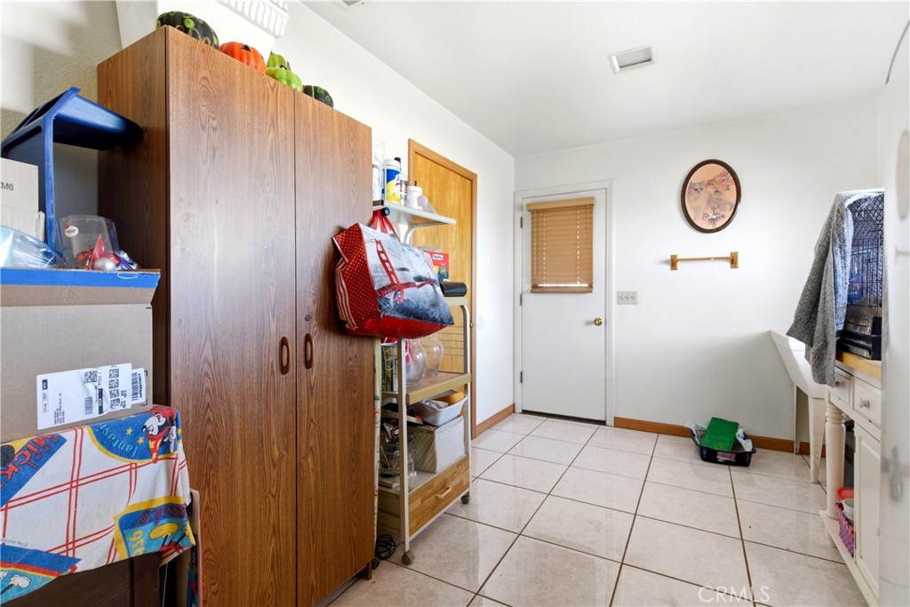 11468 Kiowa Road Apple Valley, CA 92308 - Photo 29 of 73