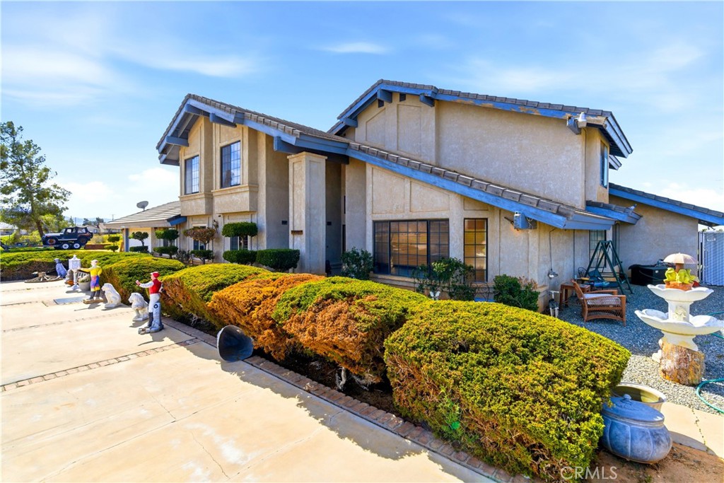 11468 Kiowa Road Apple Valley, CA 92308 - Photo 3 of 73