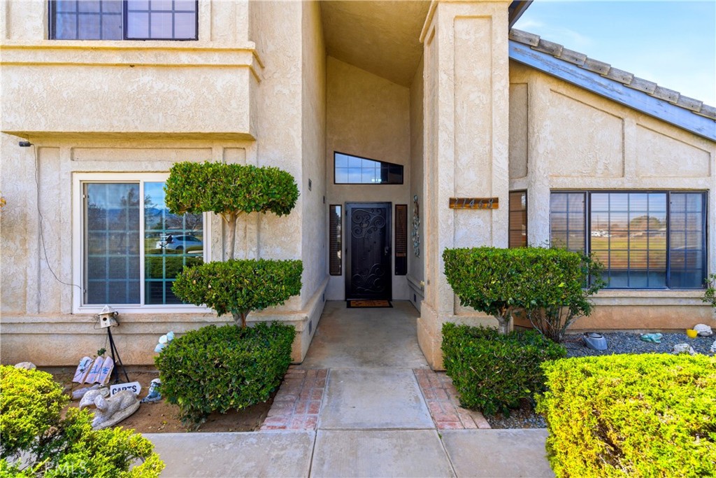 11468 Kiowa Road Apple Valley, CA 92308 - Photo 6 of 73