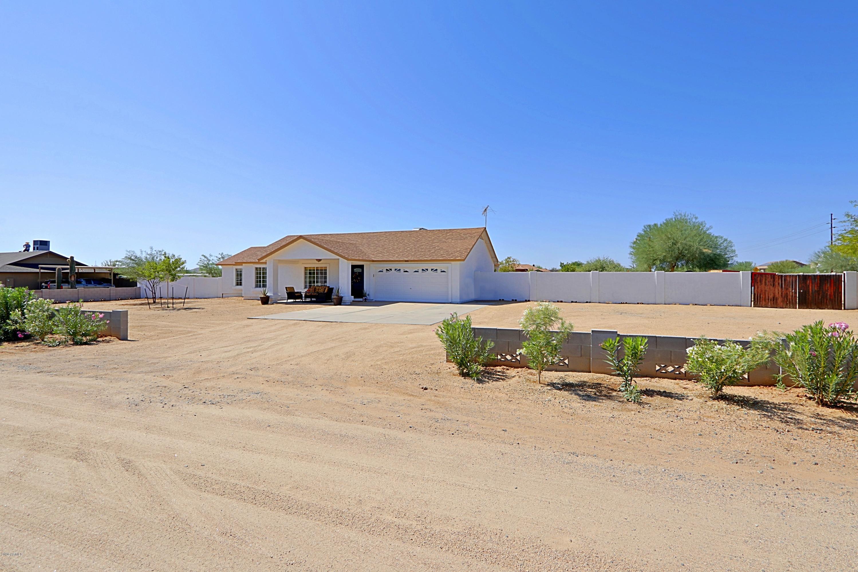 923 East Joy Ranch Road Phoenix, AZ 85086 - Photo 11 of 70 Front 1