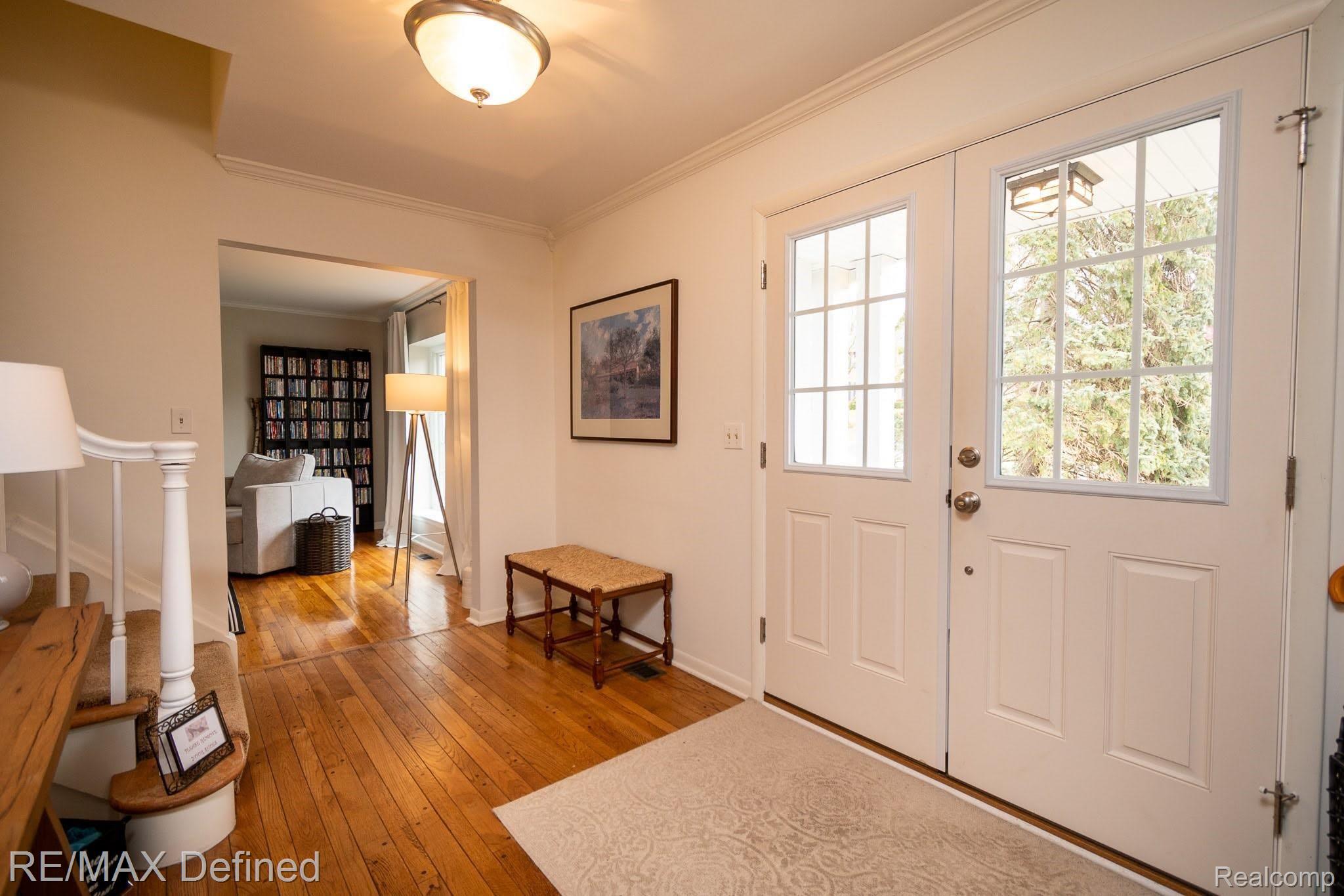 674 Campus Road Rochester, MI 48309 - Photo 4 of 48 DSC_0069.jpg