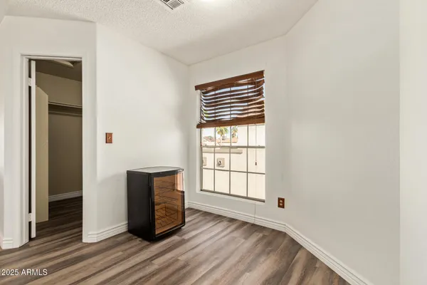 $2,100 | 501 East Topeka Drive, Phoenix, AZ 85024