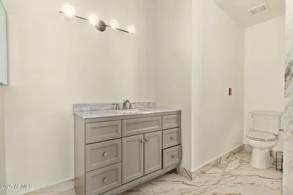 $1,999 | 501 East Topeka Drive, Phoenix, AZ 85024