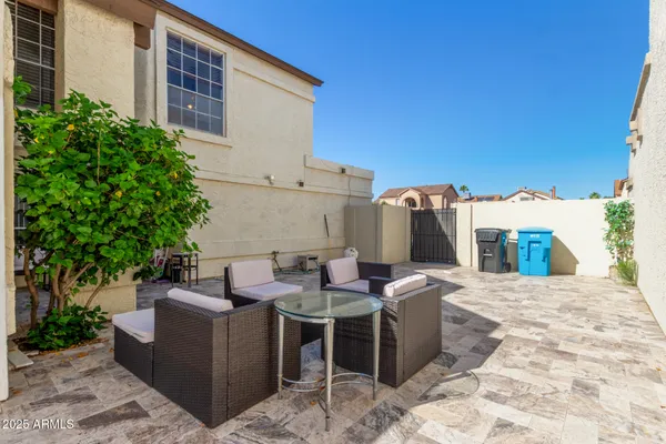 $2,100 | 501 East Topeka Drive, Phoenix, AZ 85024