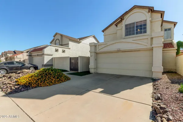 $1,999 | 501 East Topeka Drive, Phoenix, AZ 85024