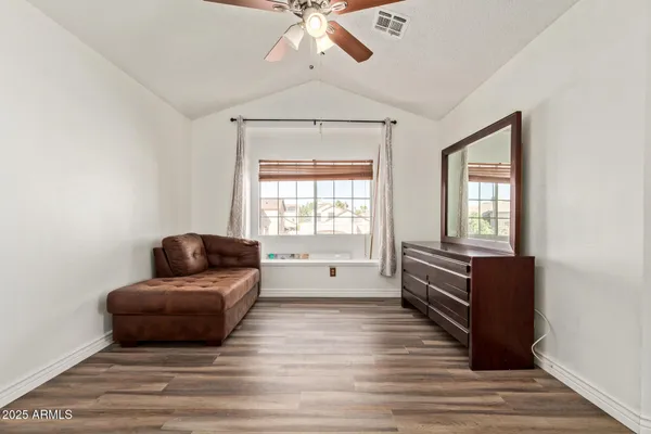 $1,999 | 501 East Topeka Drive, Phoenix, AZ 85024