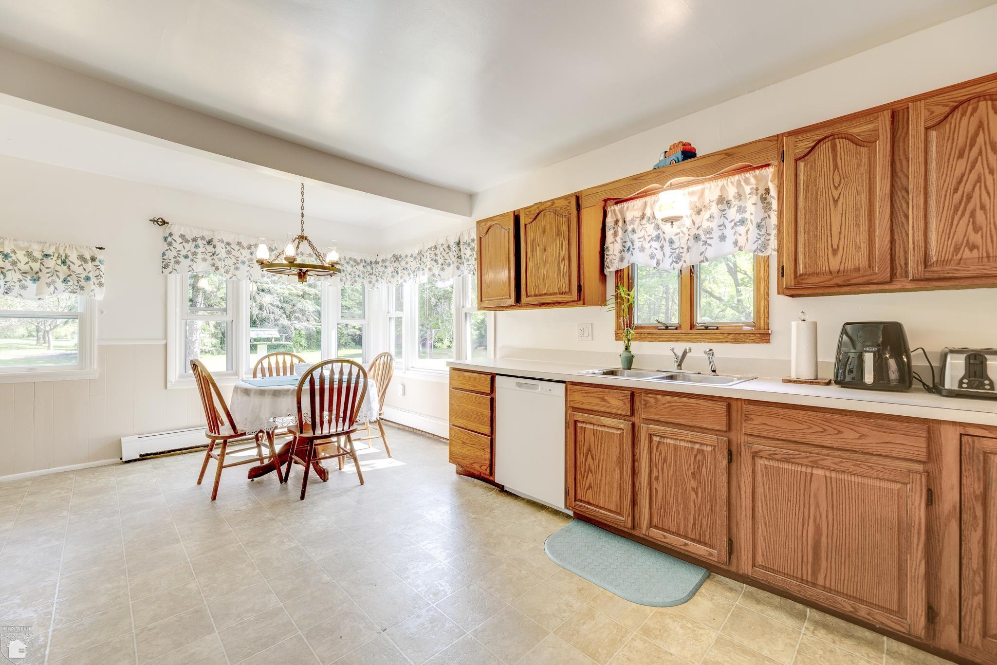 6302 Hewitt Road Jeddo, MI 48032 - Photo 20 of 48 50110866-19.JPG