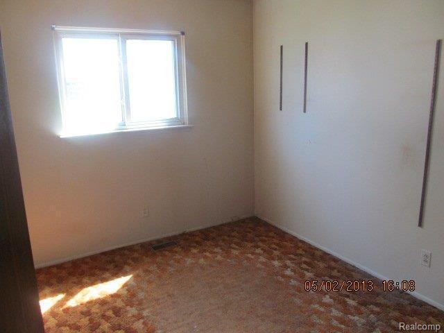 4522 Martin Road Warren, MI 48092 - Photo 9 of 16 martin502 004.jpg