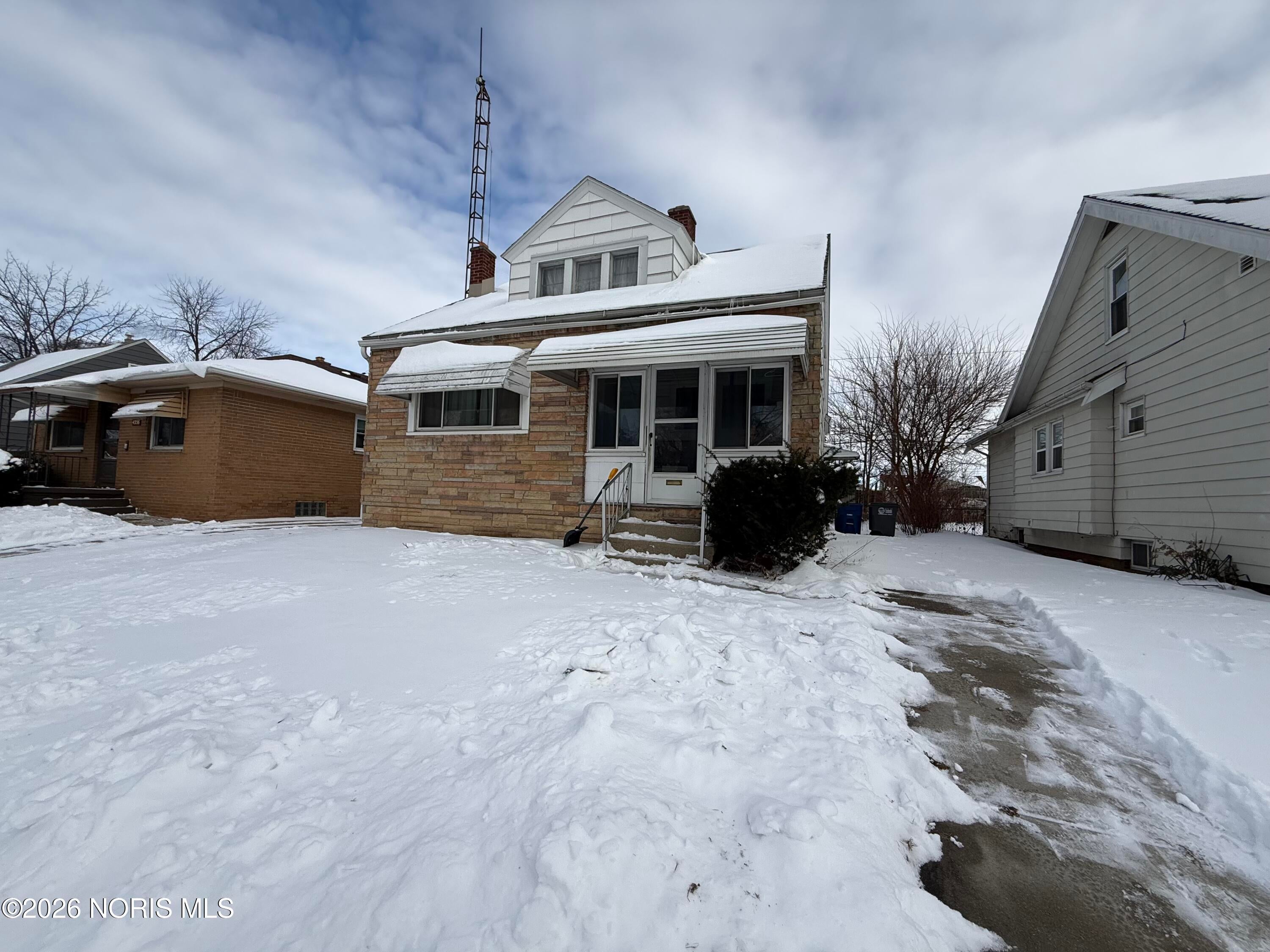 4352 Packard Road Toledo, OH 43612 - Photo 1 of 7 IMG_2677