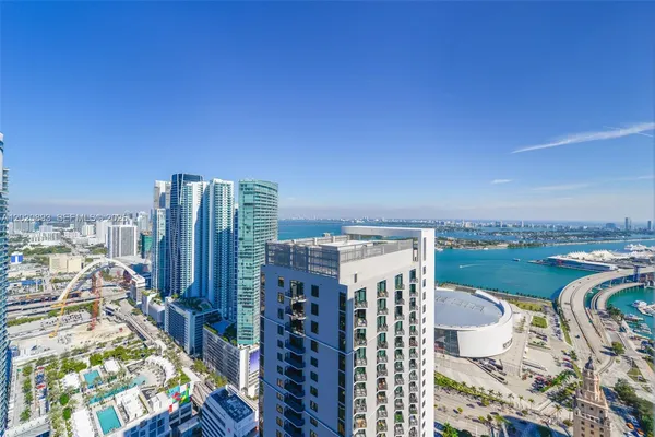 $5,900 | 159 Northeast 6th Street, Unit 4601, Miami, FL 33132