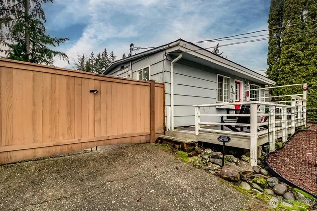 $668,000 | 14043 Burke Avenue North, Seattle, WA 98133