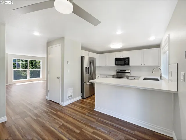 $317,000 | 1244 Southwest 160th Avenue, Unit 104, Beaverton, OR 97006