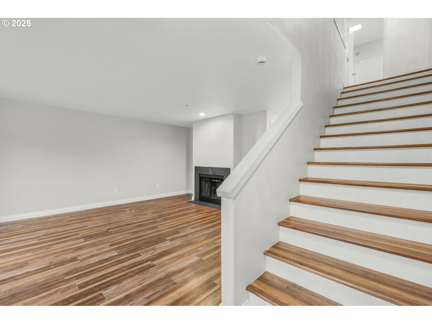 1244 Southwest 160th Avenue, Unit 104 Beaverton, OR 97006 - Photo 30 of 31 a view of an entryway