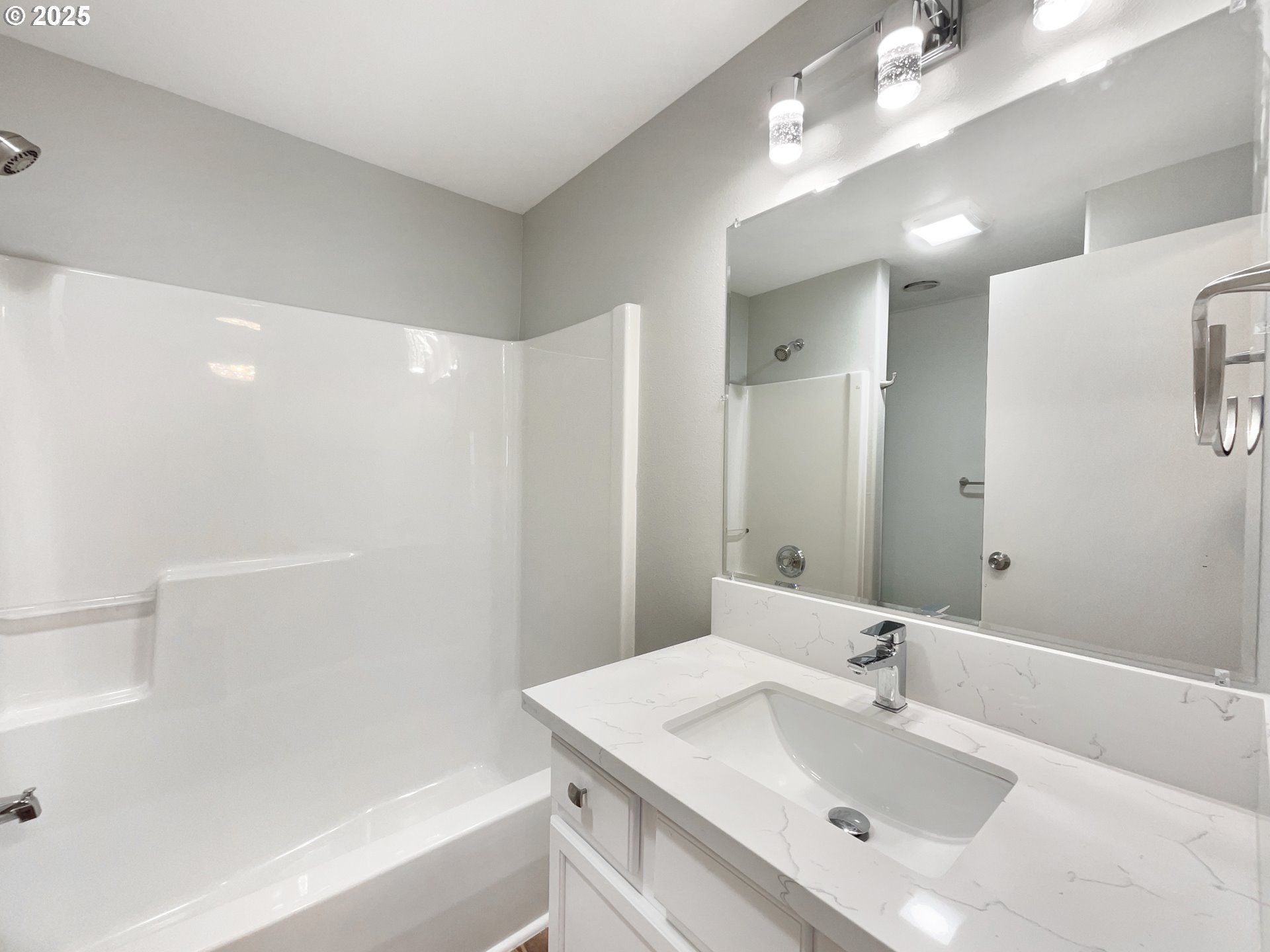 1244 Southwest 160th Avenue, Unit 104 Beaverton, OR 97006 - Photo 5 of 12