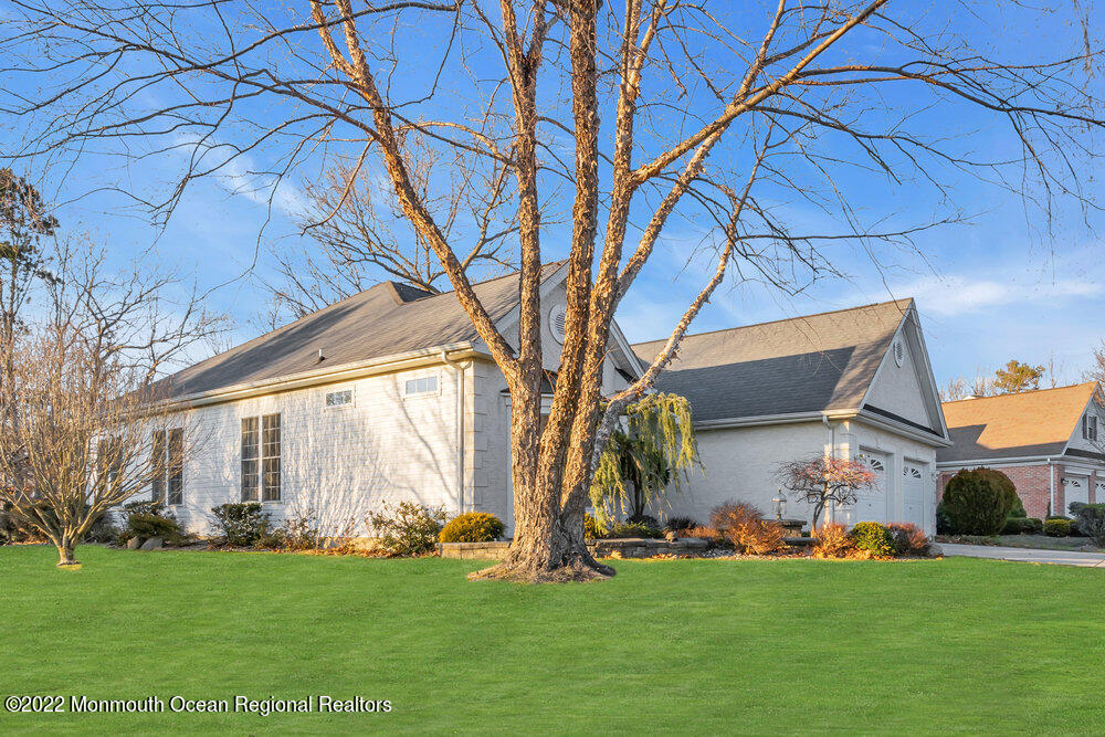 48 Winged Foot Road Jackson, NJ 08527 - Photo 7 of 69 a view of a house with a yard