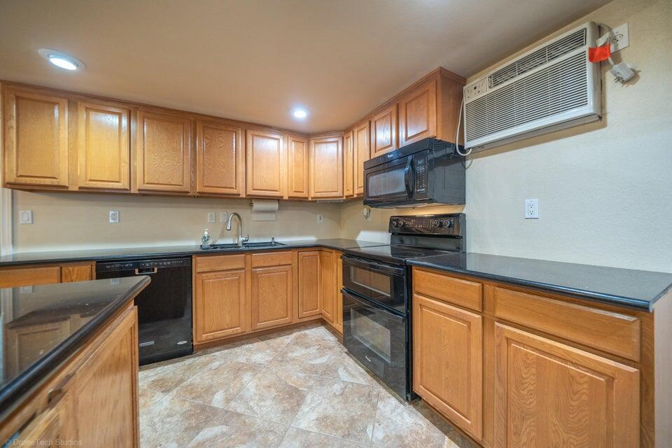 21785 Bend Ferry Road Red Bluff, CA 96080 - Photo 36 of 46 kitchen
