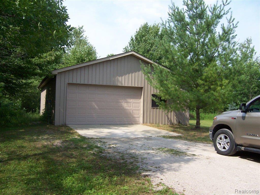 8310 Frith Road Columbus, MI 48063 - Photo 16 of 24 022.JPG