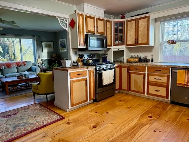 $405,000 | 261 Highway 15, Hyde Park, VT 05655