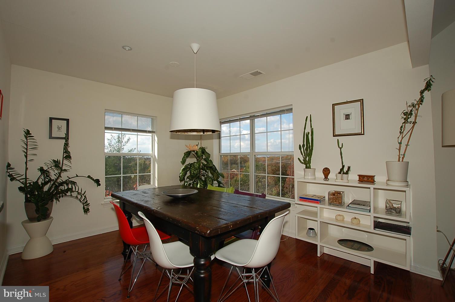 408 Ridgepoint Place, Unit 36 Gaithersburg, MD 20878 - Photo 2 of 29 Dining Room