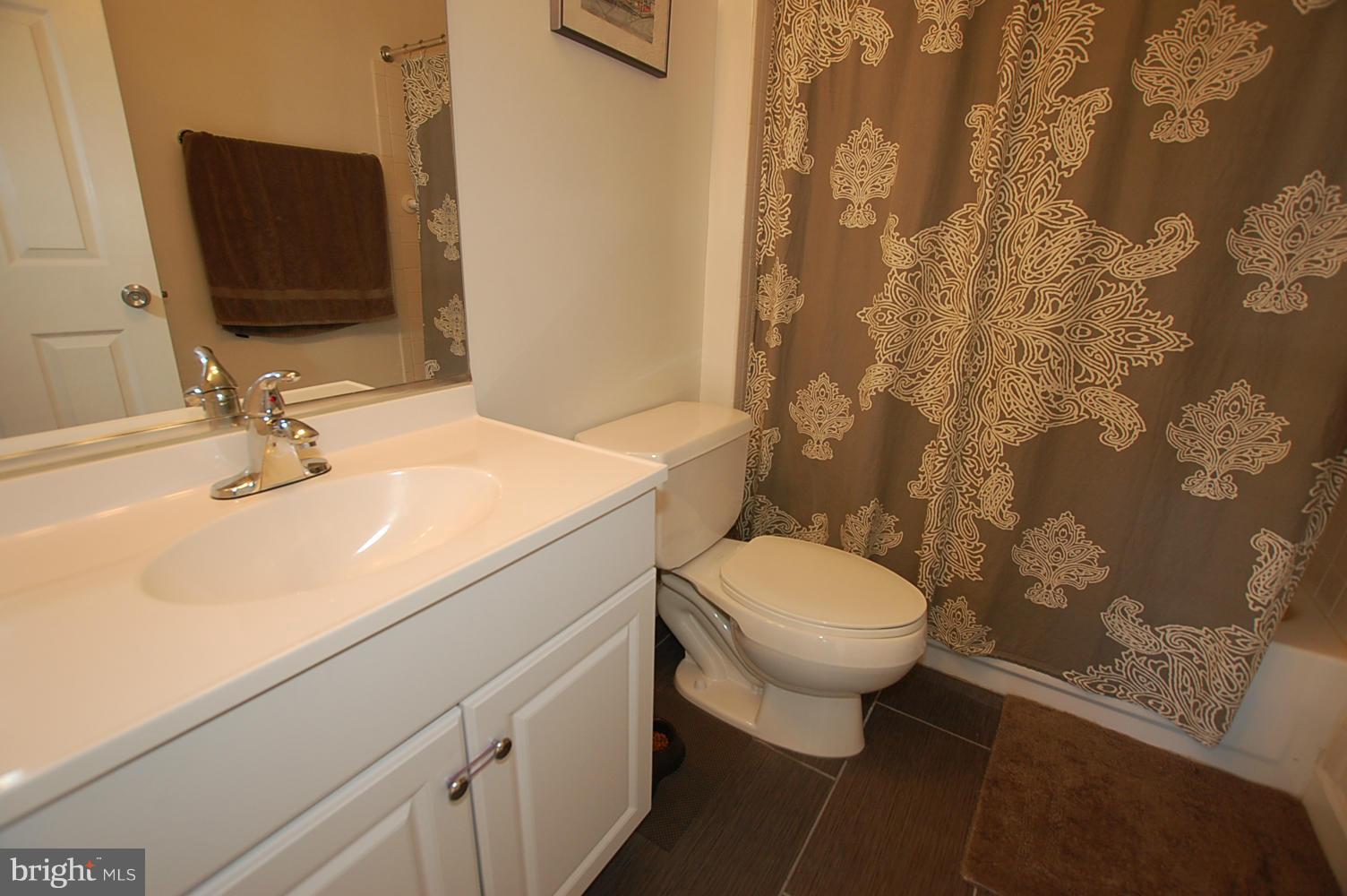 408 Ridgepoint Place, Unit 36 Gaithersburg, MD 20878 - Photo 15 of 29 Bath