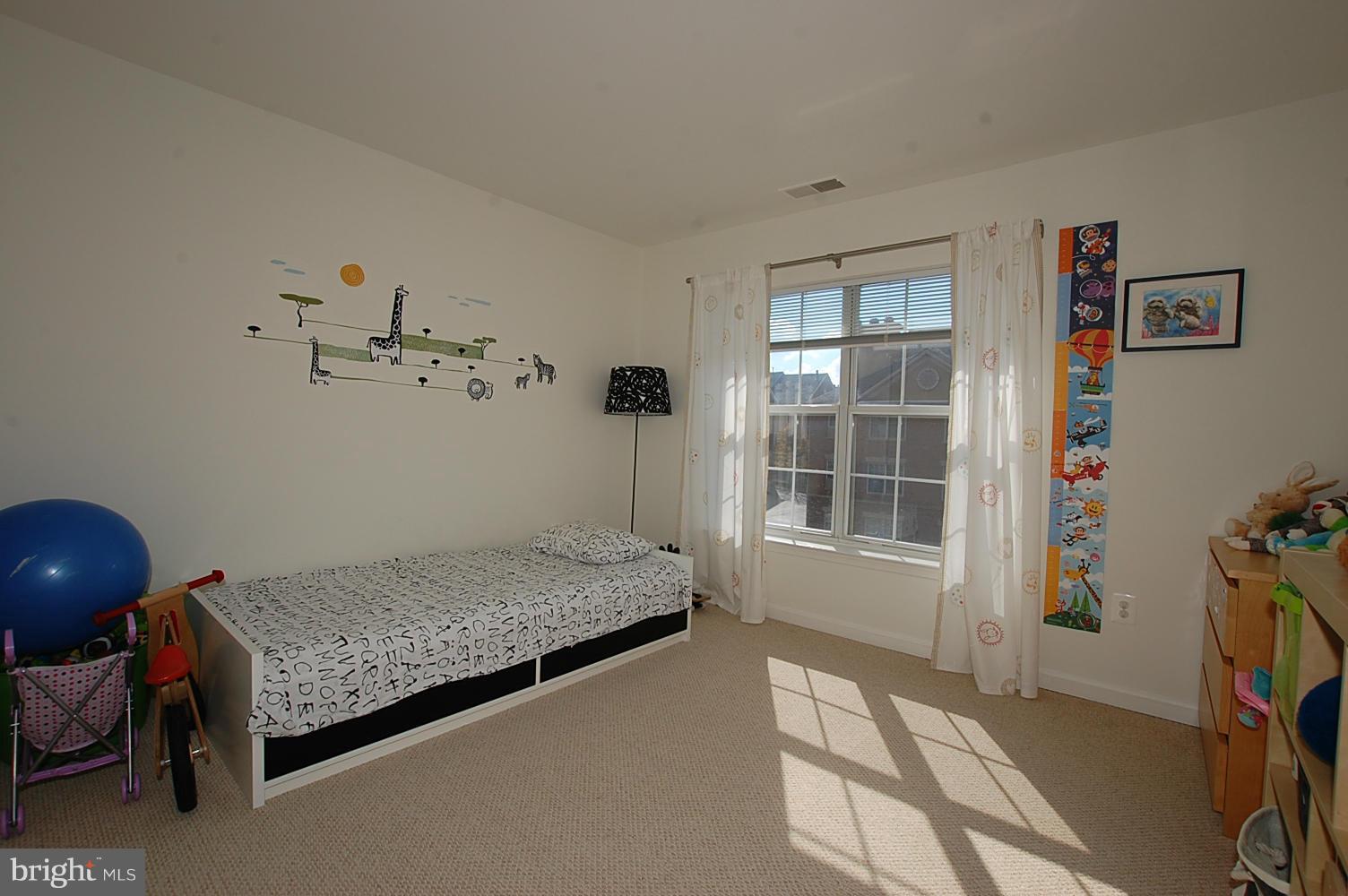 408 Ridgepoint Place, Unit 36 Gaithersburg, MD 20878 - Photo 16 of 29 Bedroom