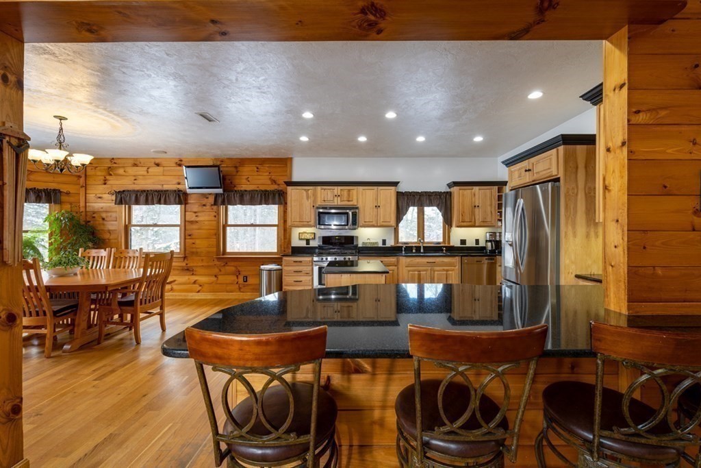 98 Federal Hill Road Oxford, MA 01540 - Photo 18 of 40 Gallery Image 18