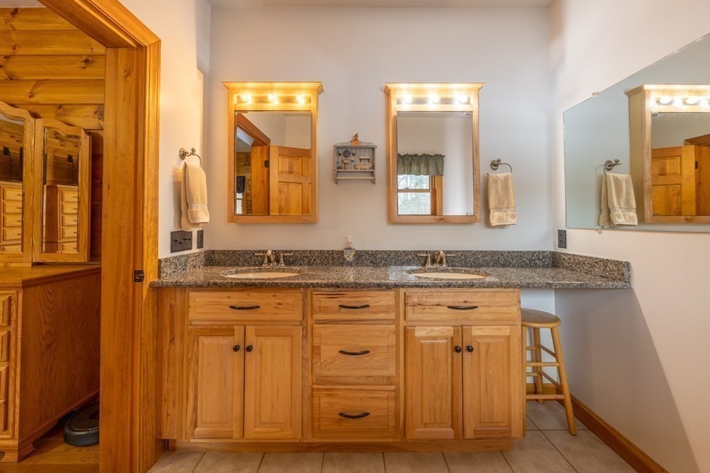 98 Federal Hill Road Oxford, MA 01540 - Photo 25 of 40 Gallery Image 25