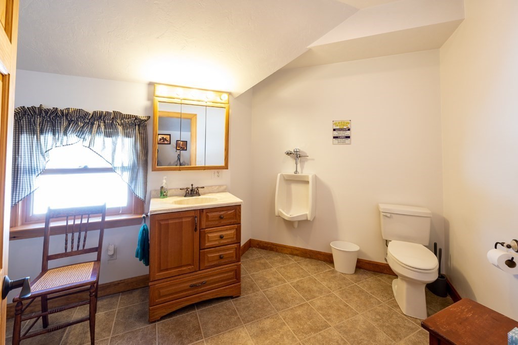98 Federal Hill Road Oxford, MA 01540 - Photo 38 of 40 Gallery Image 38