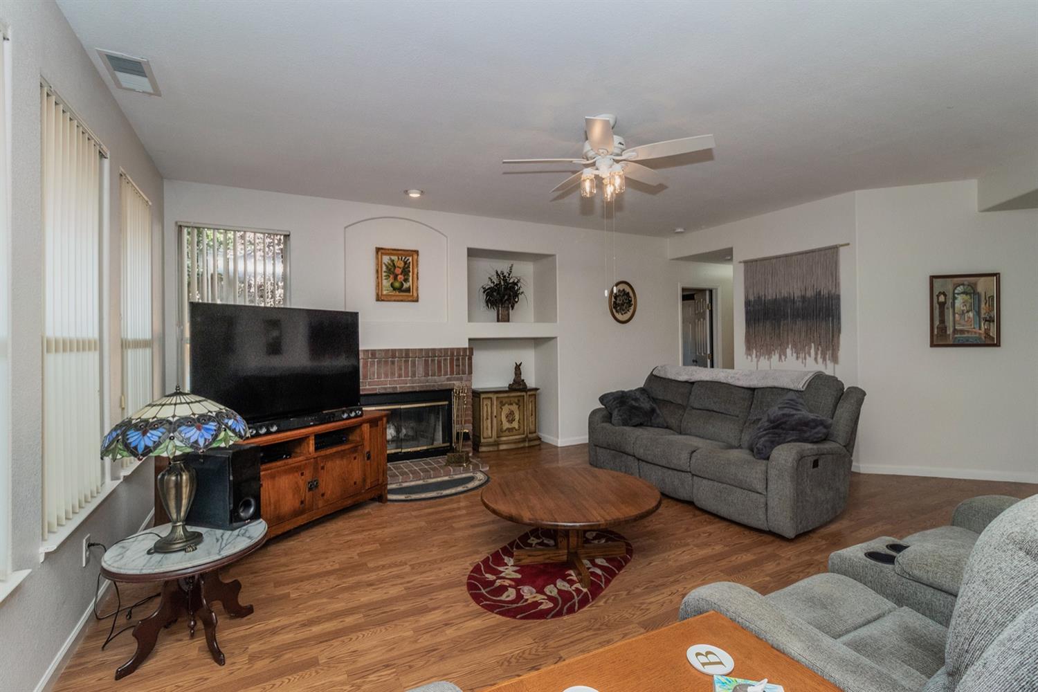 1973 North Sunny Lane Reedley, CA 93654 - Photo 11 of 49 Gallery Image 11