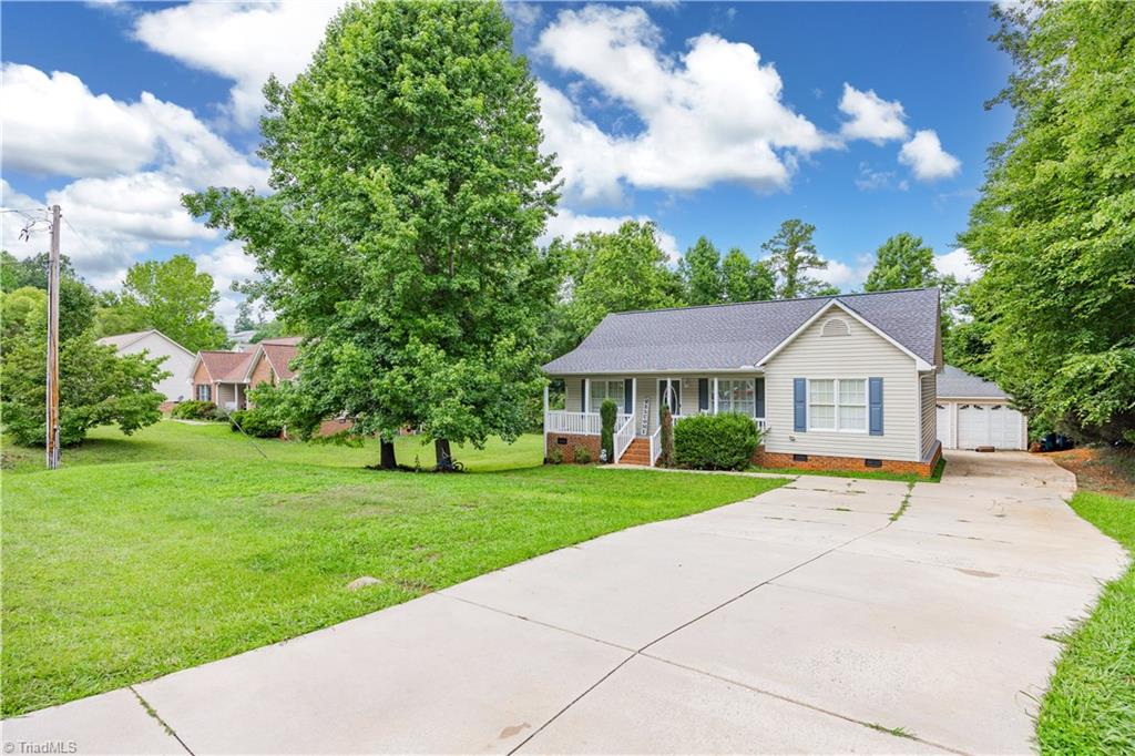 777 Raintree Court Randleman, NC 27317 - Photo 2 of 25